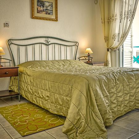 Villa Margo By The Sea Paphos Exterior photo