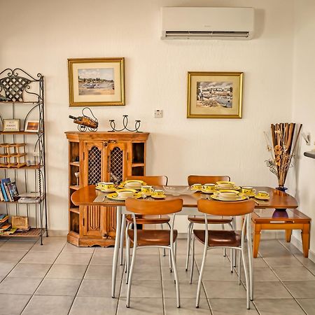 Villa Margo By The Sea Paphos Exterior photo