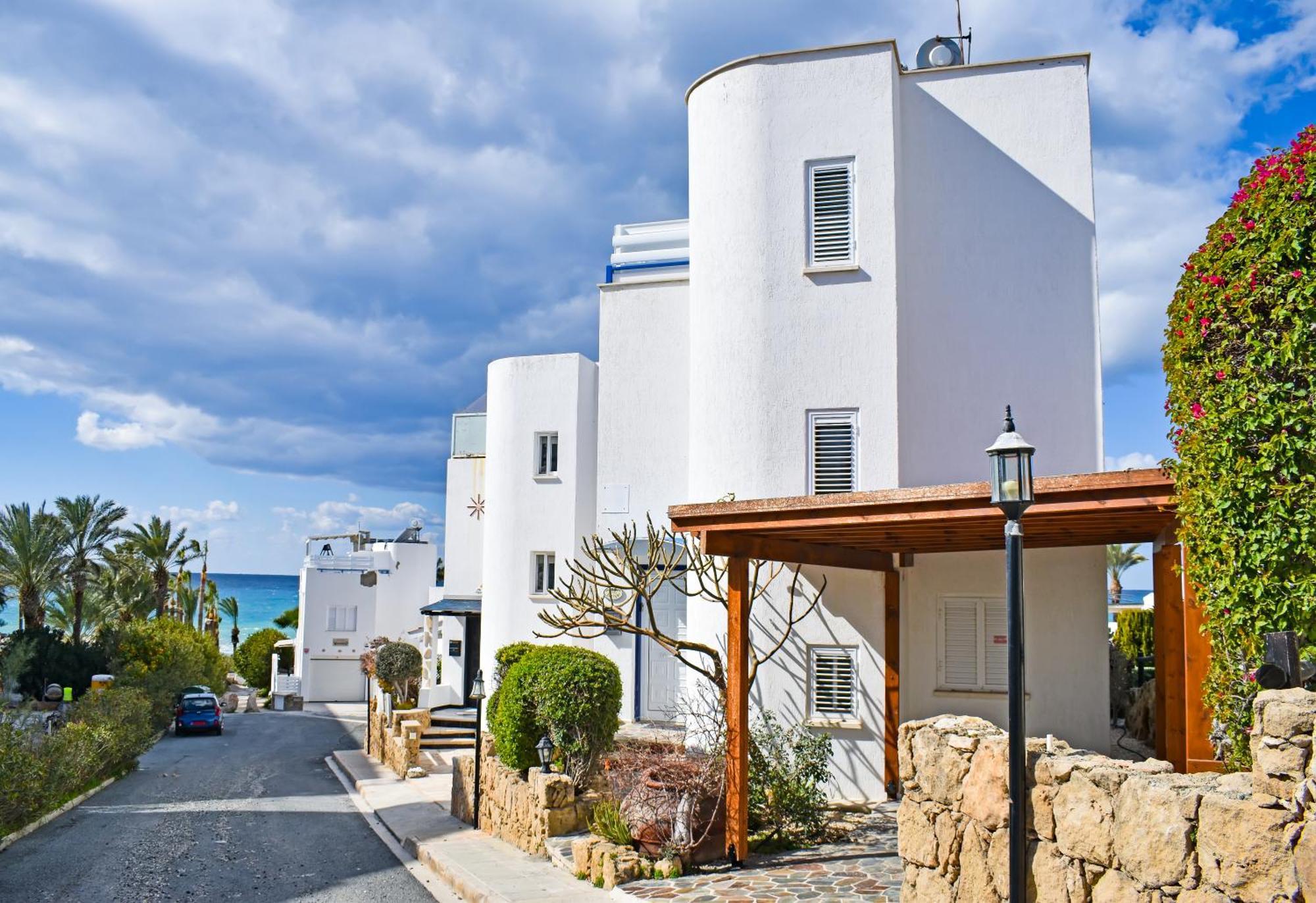 Villa Margo By The Sea Paphos Exterior photo