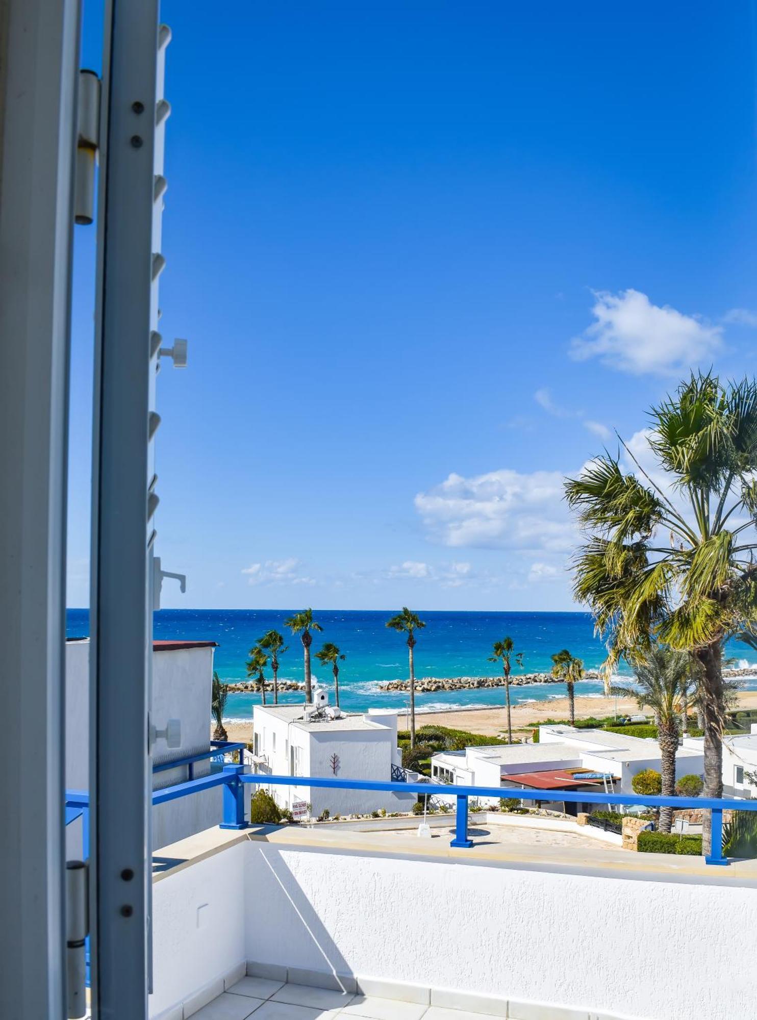 Villa Margo By The Sea Paphos Exterior photo