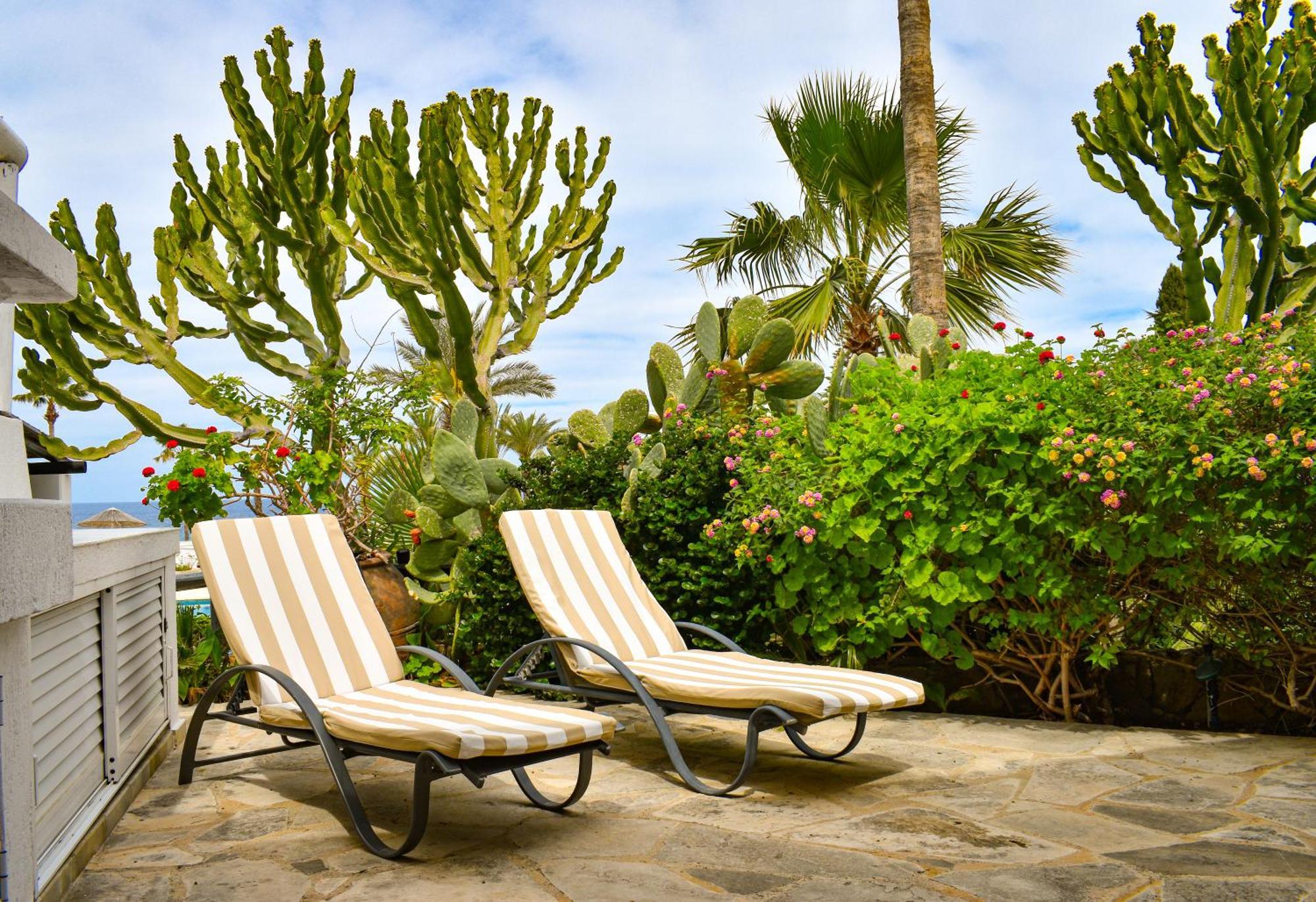 Villa Margo By The Sea Paphos Exterior photo